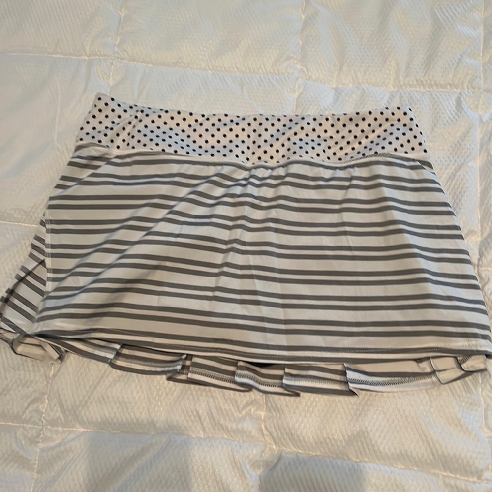 Lululemon Pacesetter skort.